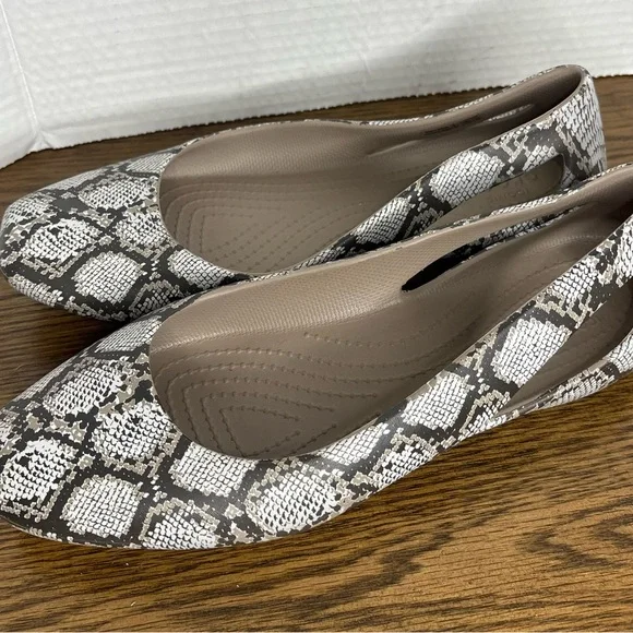 CROCS Women's Snake Print Flats in White and Gray - Picture 3 of 7
